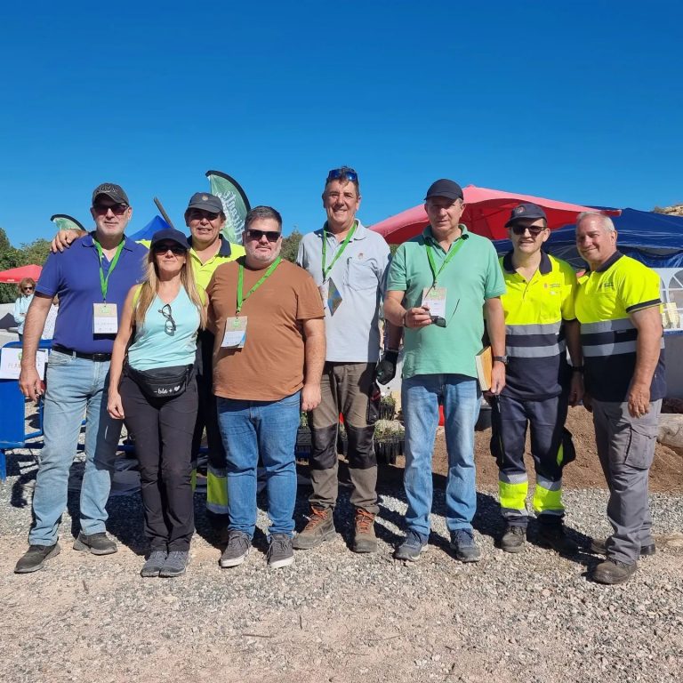 Alicante Renace repobla el Monte de la Cala Cantalar con más de 1200 especies