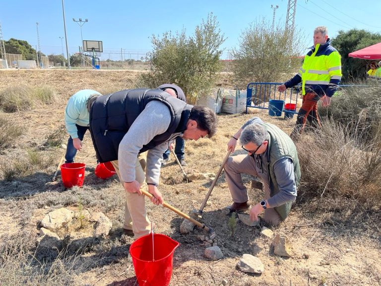 Más de un millar de alicantinos se suman a Alicante Renace 2023