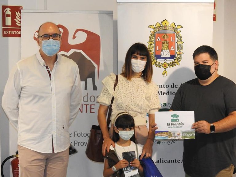 Enamorados de Alicante entrega los premios de los sorteos Alicante Renace 2020