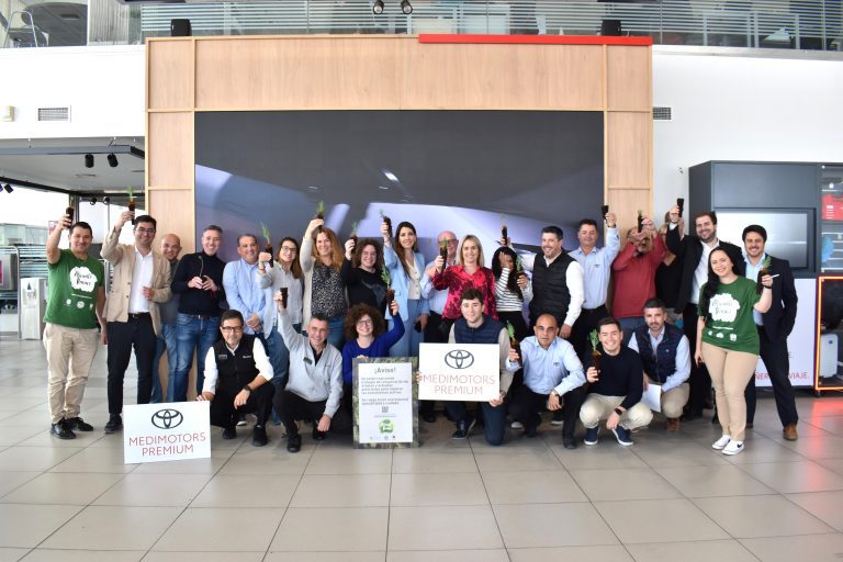 Los concesionarios Medimotors Premium se suman al proyecto Alicante Renace para restaurar un monte en Alicante
