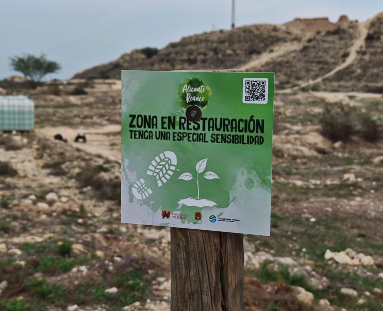 Alicante Renace renueva la cartelería en El Palamo, Monte Orgegia y Sierra del Porquet para proteger el entorno natural