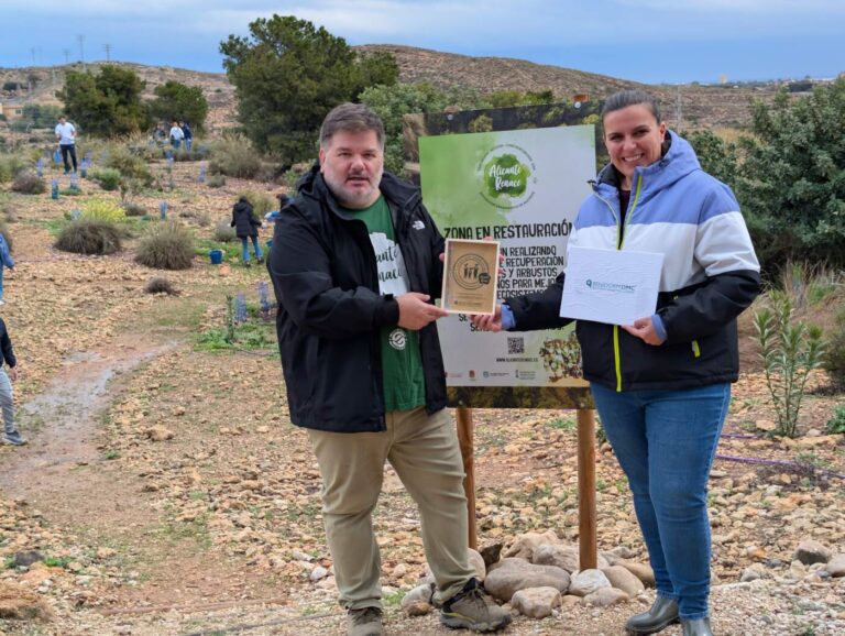 Benidorm DMC refuerza su compromiso con la sostenibilidad con la plantación de 100 árboles