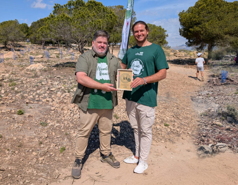 CHM y Alicante Renace impulsan la recuperación de 10.000 m² en el Monte Orgegia con más de 200 voluntarios y 25.000 semillas plantadas