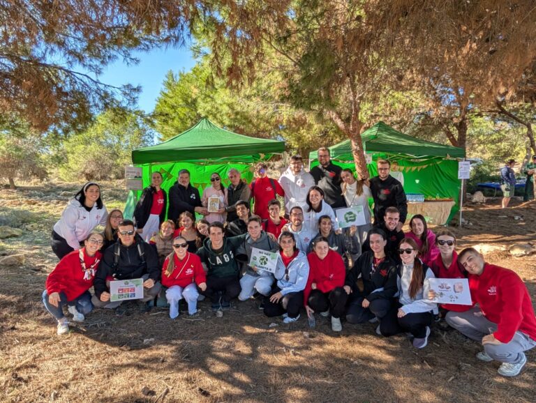 Casi 200 jóvenes de Tucumán 7 se suman a Alicante Renace y sembrar conciencia ambiental