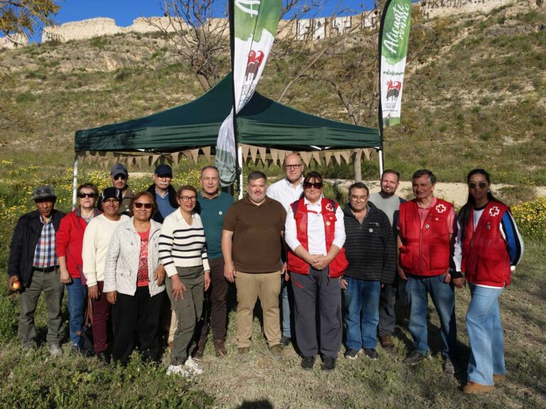 Alicante Renace realiza en El Palamó su segunda suelta de mariquitas con Cruz Roja