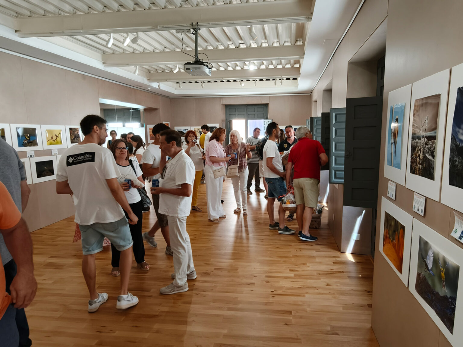 Grupo participante tras una actividad ambiental.