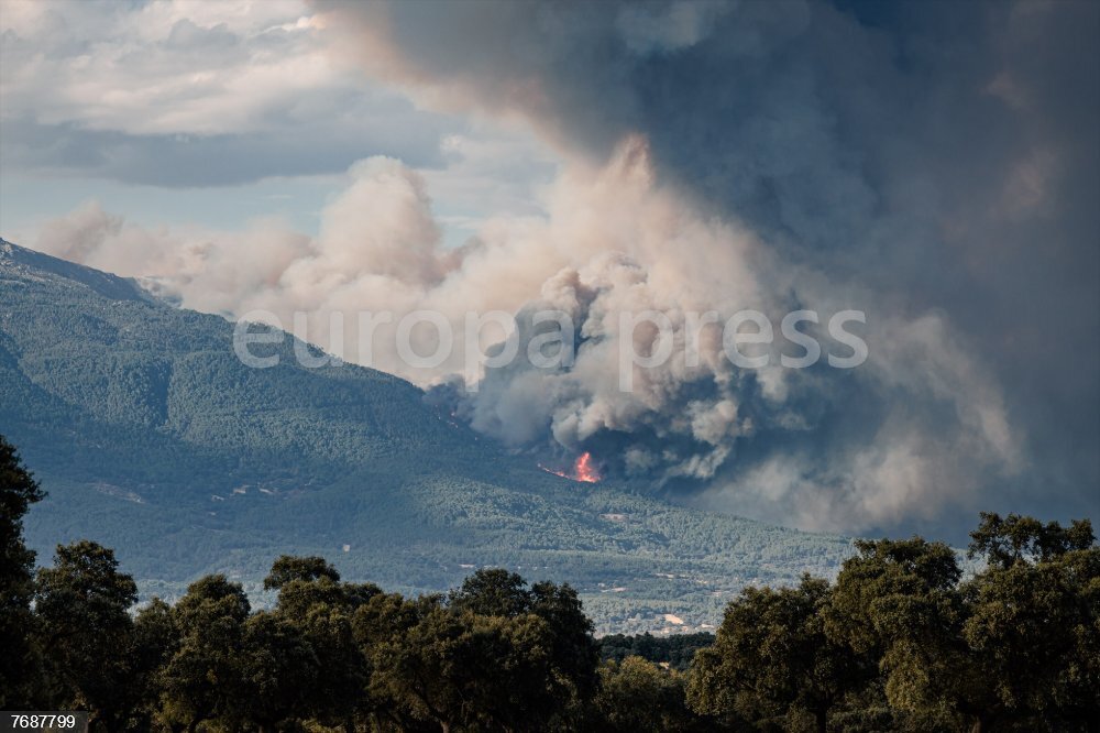 Incendio de Burgohondo visto desde el Valle del Tiétar, Ávila
